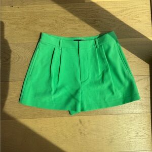 NWOT! Alice + Olivia Green Pleated Shorts